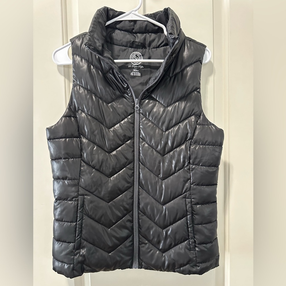 SO Black Perfect Puffer Vest Size Medium